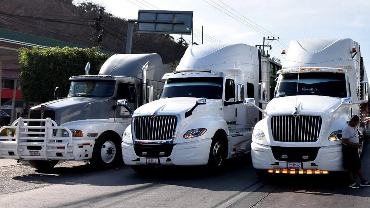 Confirman paro nacional de transportistas en carreteras federales para este jueves