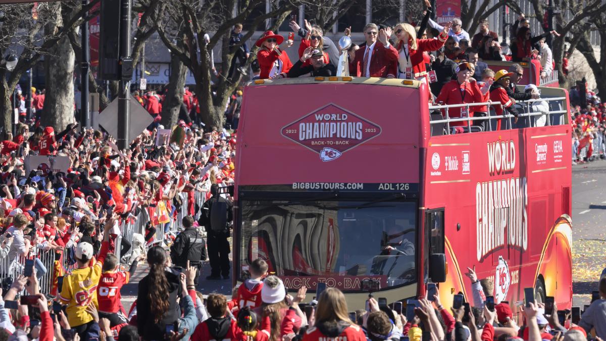 NFL | Chiefs festeja con su afición en Kansas City el título del Super Bowl a costa de los 49ers (Fotos)