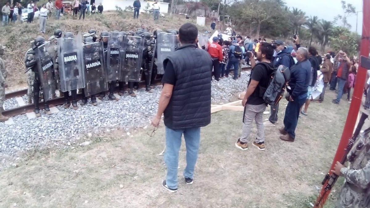 Marina retira protesta en vías del Ferrocarril del Istmo de Tehuantepec