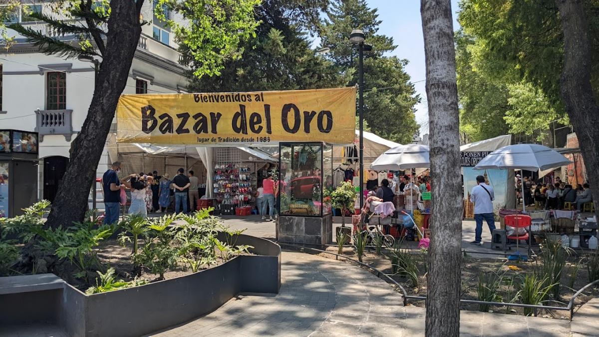 En este tianguis de CDMX podrás encontrar ropa de lujo, a la moda y muy barata