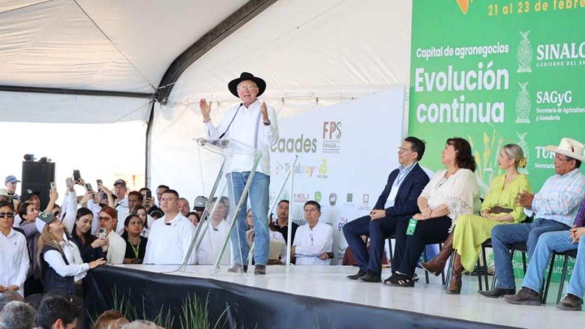 Ken Salazar refrenda colaboración con México contra fentanilo y tráfico de armas