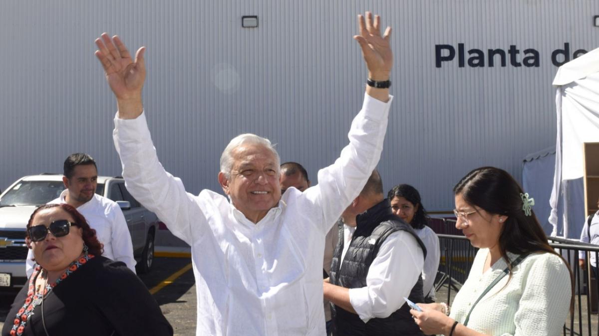 “Me van a seguir haciendo lo que el viento a Juárez”: AMLO a detractores