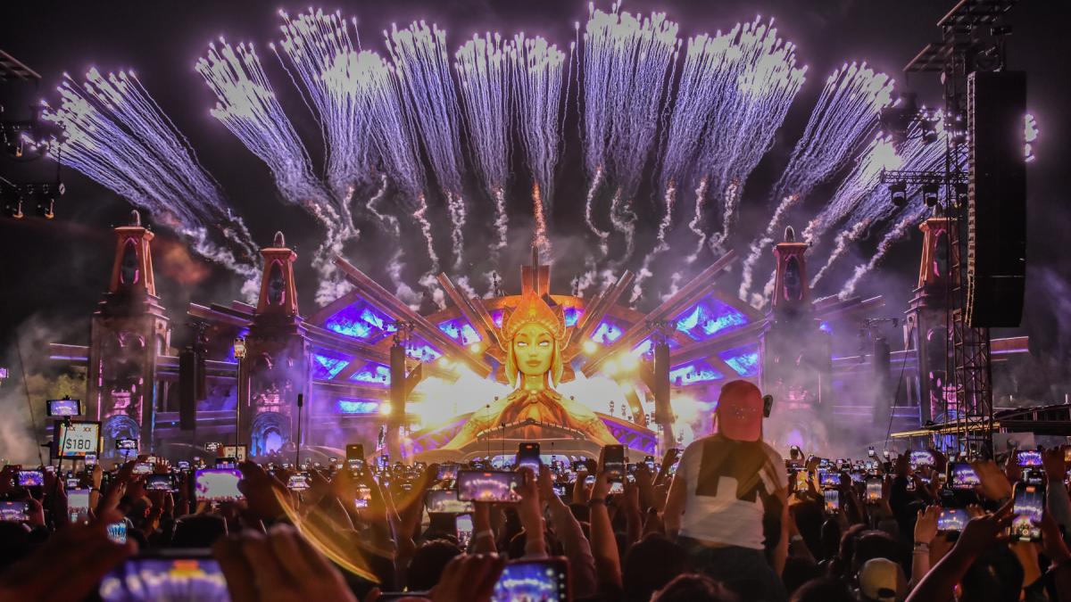 Steve Aoki, Armin Van Buuren y Skrillex cierran en todo lo alto el EDC 2024