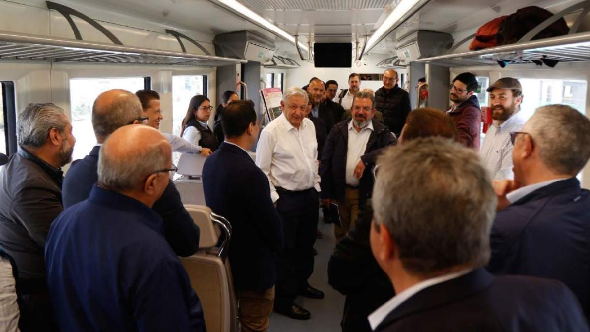 AMLO realiza primer recorrido de prueba del tren 'El Insurgente' de Lerma a Santa Fe