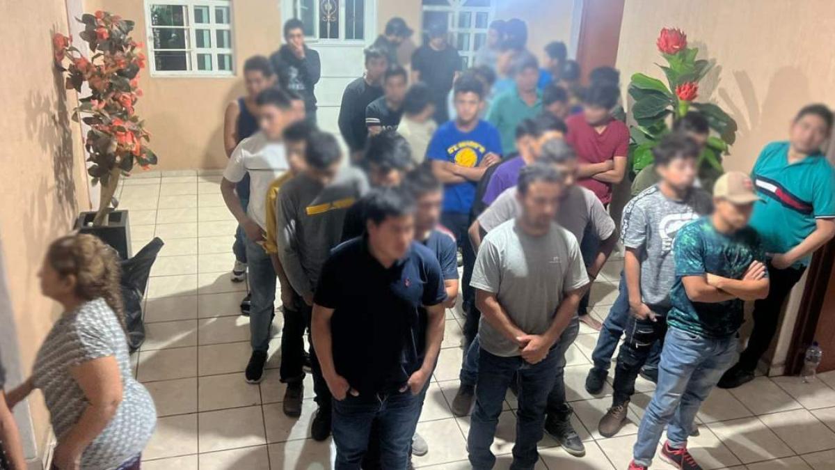 Rescatan a 85 migrantes que estaban en un hotel en Guadalajara, Jalisco