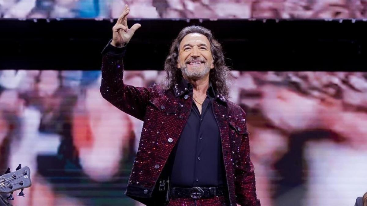 Marco Antonio Solís 'El Buki' reacciona con divertido MEME a caída de Facebook e Instagram