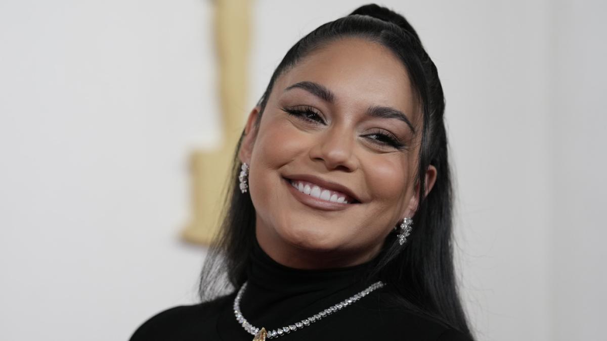 Vanessa Hudgens anuncia que está embarazada en alfombra roja de los Oscar | FOTOS