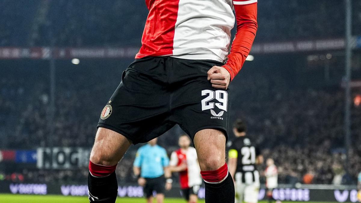 Santiago Giménez da la asistencia para que el Feyenoord sea campeón de Copa de Países Bajos