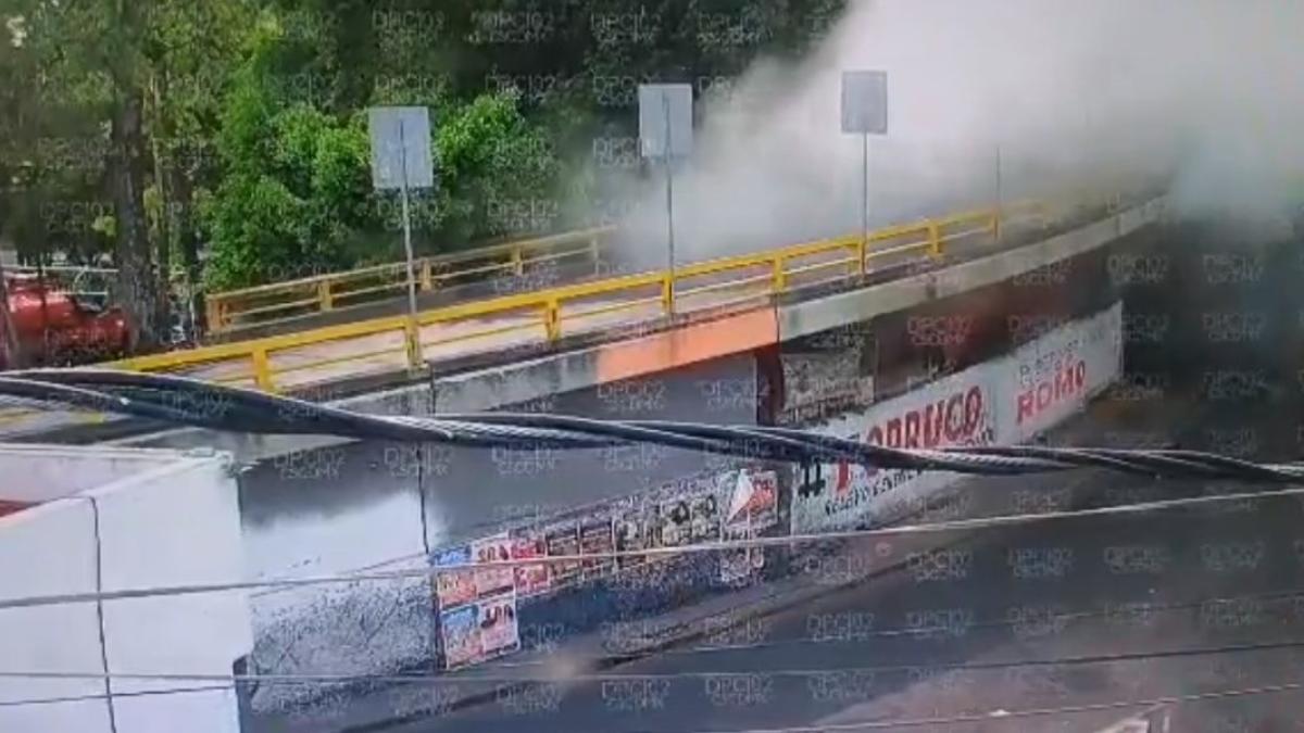 VIDEO | Se registra incendio en bajo puente de Lago Gascasónica en la Miguel Hidalgo, CDMX