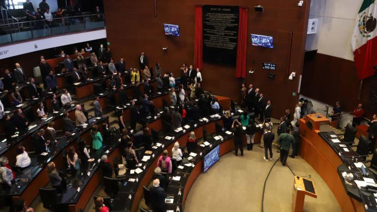 Senadores de Morena buscan que AMLO amplíe plazo para autorizar uso de glifosato