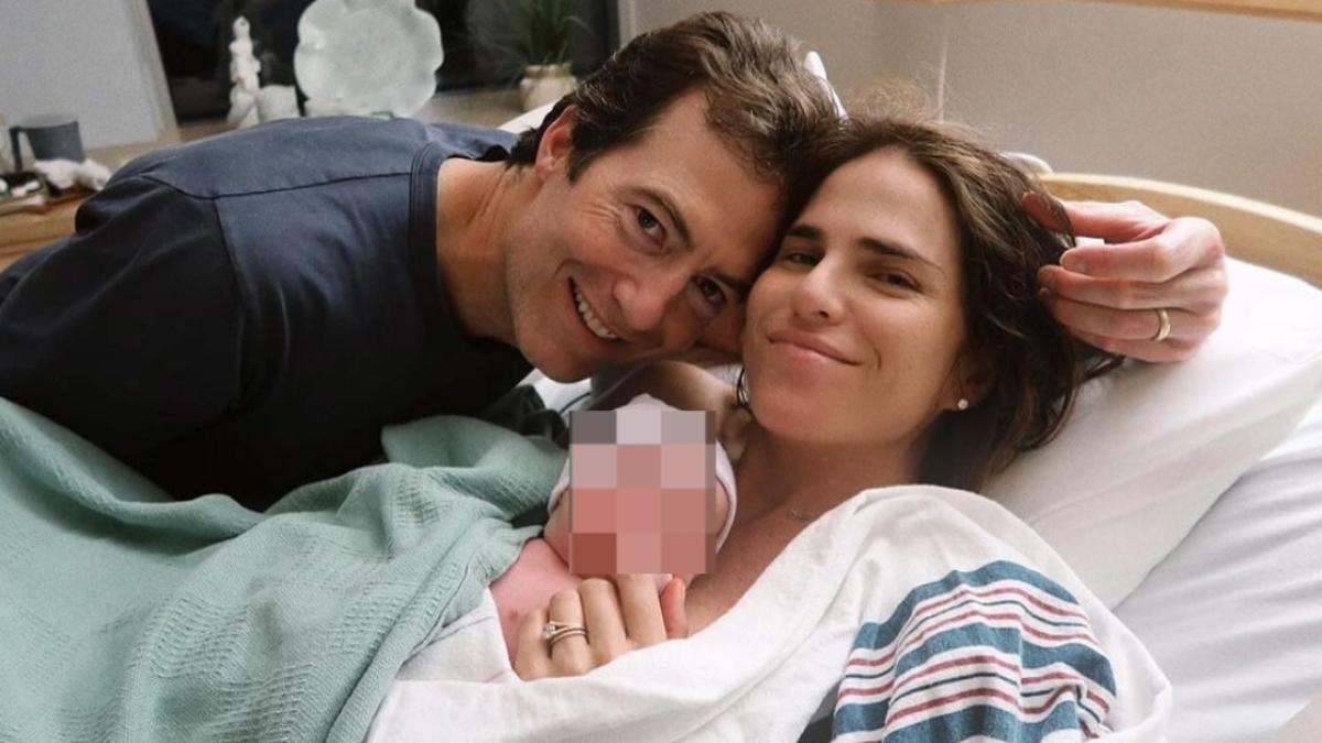 Karla Souza da la bienvenida a su tercera hija; relata cómo fue el parto de 33 horas