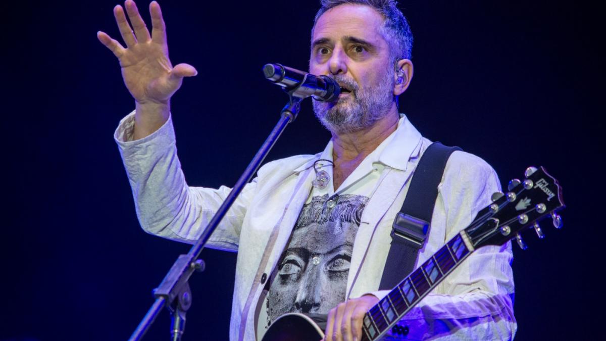 Jorge Drexler da una muestra del folclor uruguayo en el Vive Latino 2024