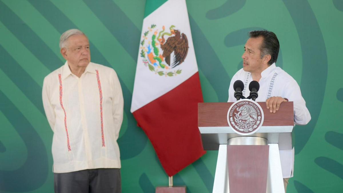 AMLO refrenda apoyo a Cuitláhuac García; 'no es corrupto', asegura