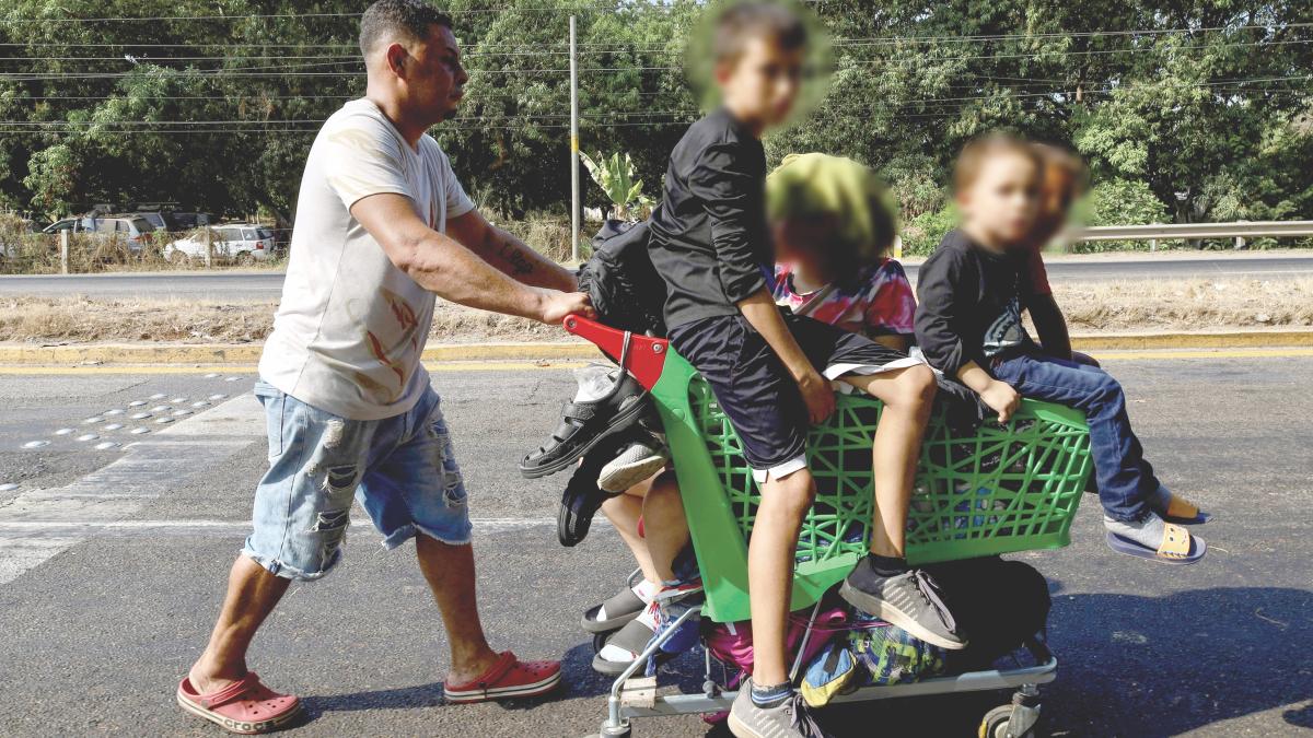 Migración deporta a miles de menores entre reclamos por no respetar la ley