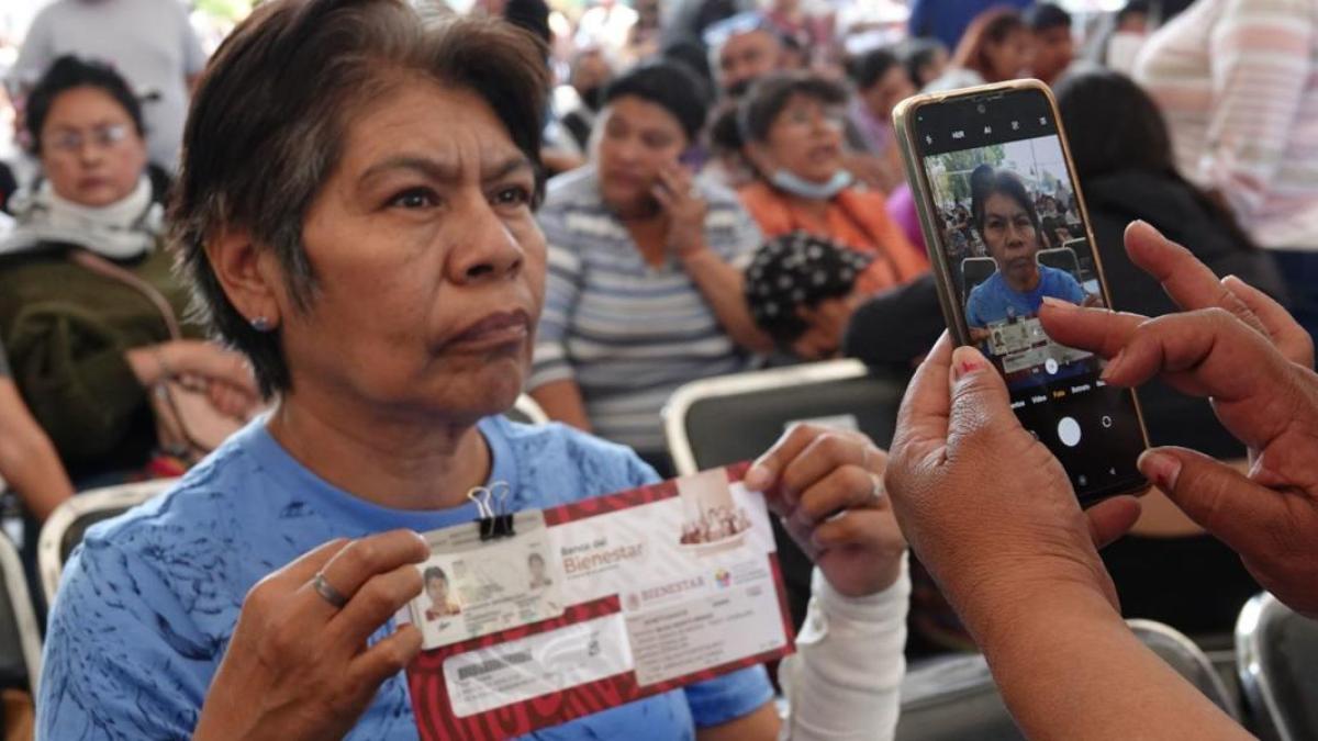 Xóchitl Gálvez pide al INE campaña de información para la neutralidad de programas sociales