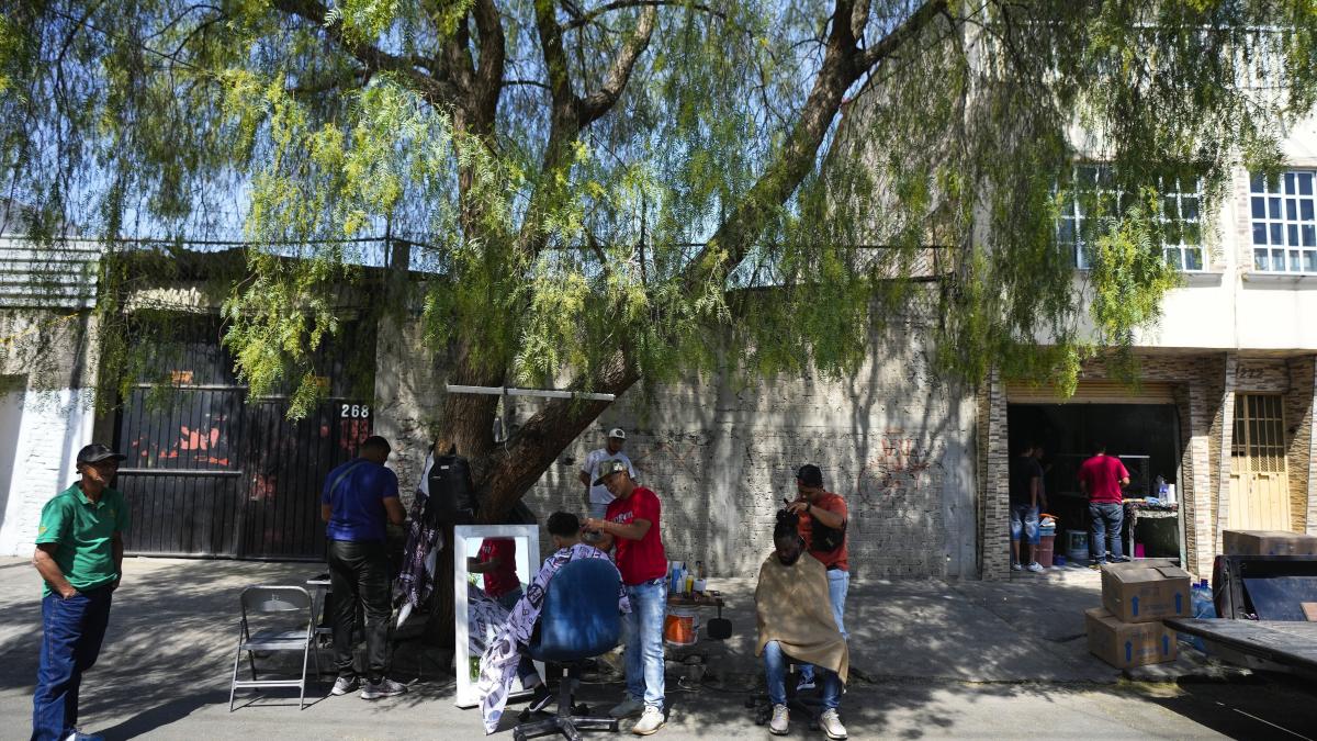 Cada vez más venezolanos se quedan varados en México