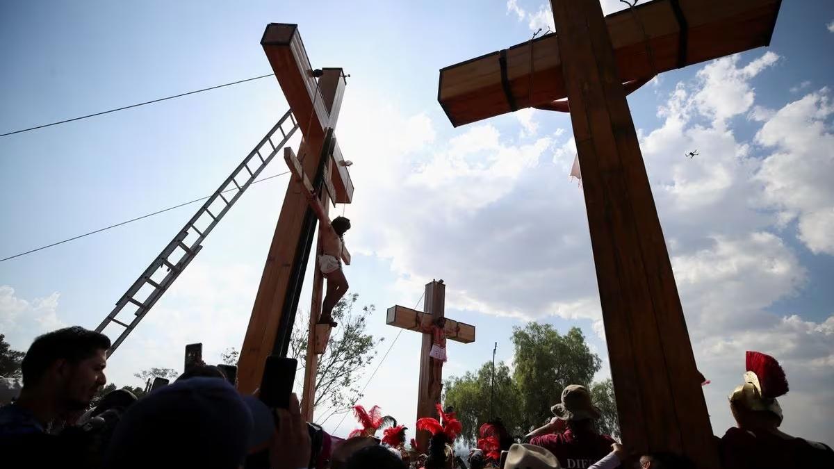 181 Representación de la Pasión de Cristo en Iztapalapa: Alistan preparativos