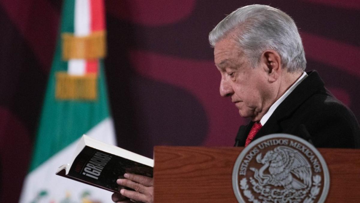 Tribunal Electoral rechaza queja de Xóchitl Gálvez contra el libro llamado 'Gracias' de AMLO