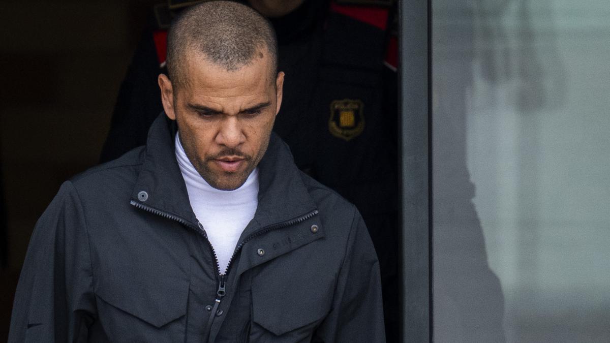 Dani Alves dice sus primeras palabras tras salir de prisión y explica cómo es su nueva vida