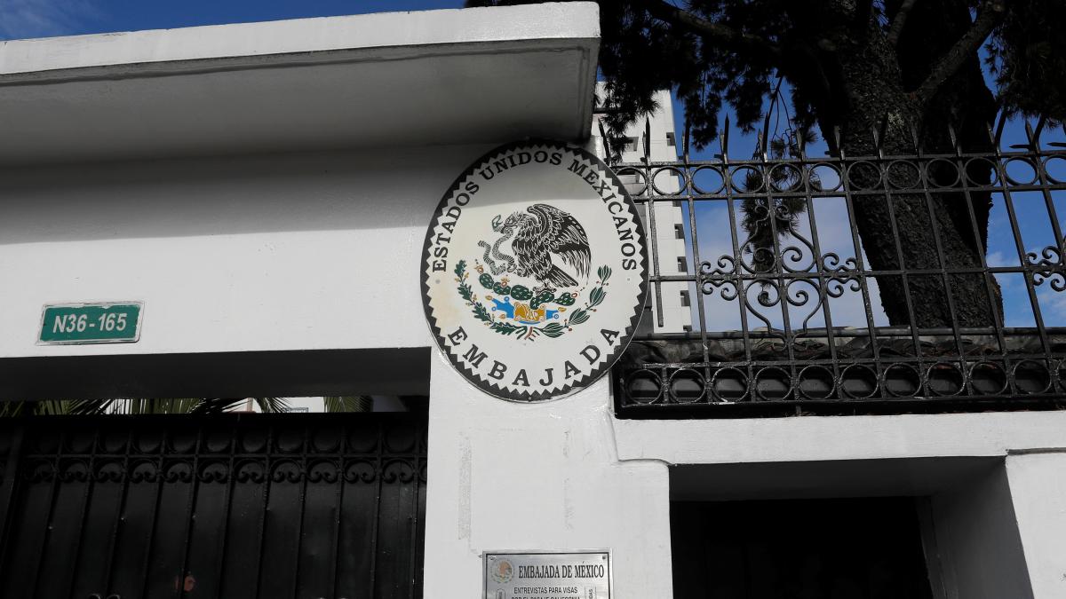 Políticos reprueban irrupción en Embajada de México en Ecuador