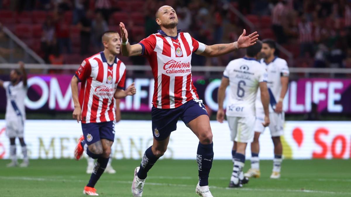 Liga MX | ‘Chicharito’ Hernández marca su primer gol con Chivas en el juego contra Puebla (VIDEO)