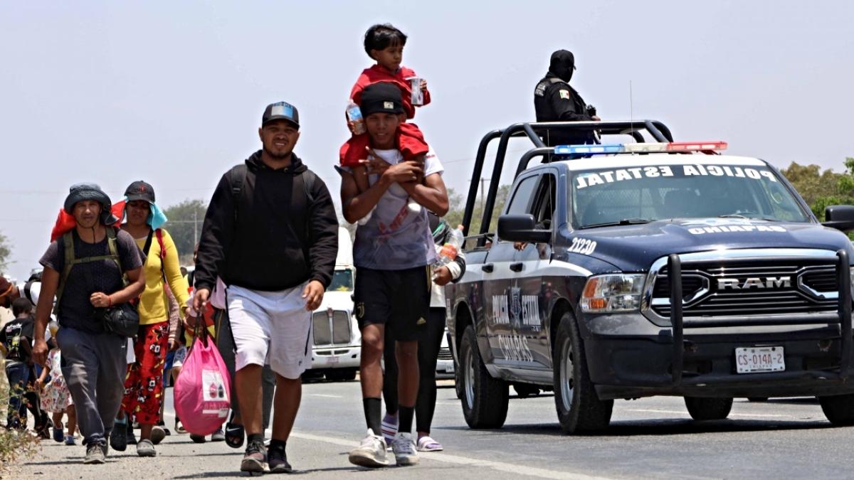 Sale caravana migrante de Tuxtla Gutiérrez, Chiapas; ya son tres en el país