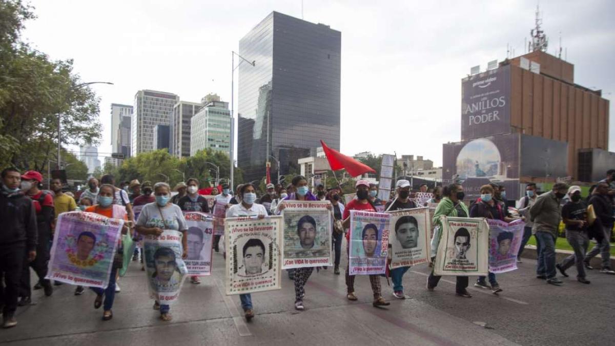 Padres de los 43 de Ayotzinapa llaman a sumarse a boicot de campañas electorales