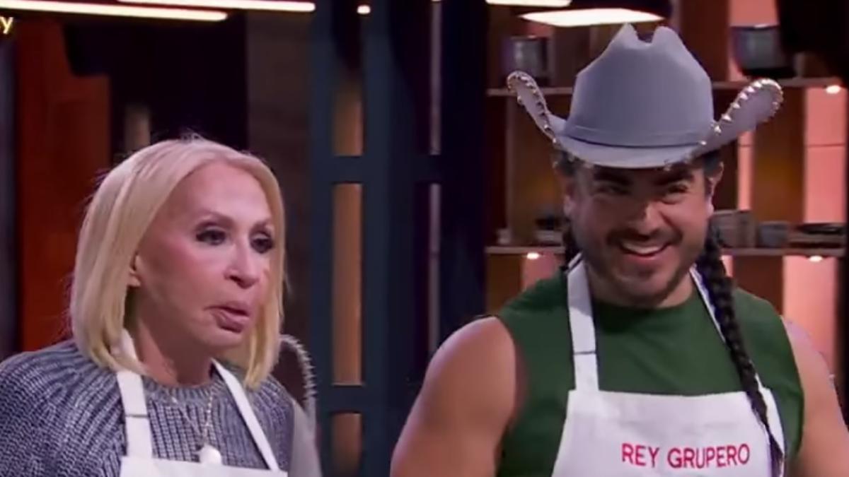 ¡Del odio al amor! Laura Bozzo se besa con el Rey Grupero en MasterChef Celebrity | VIDEO