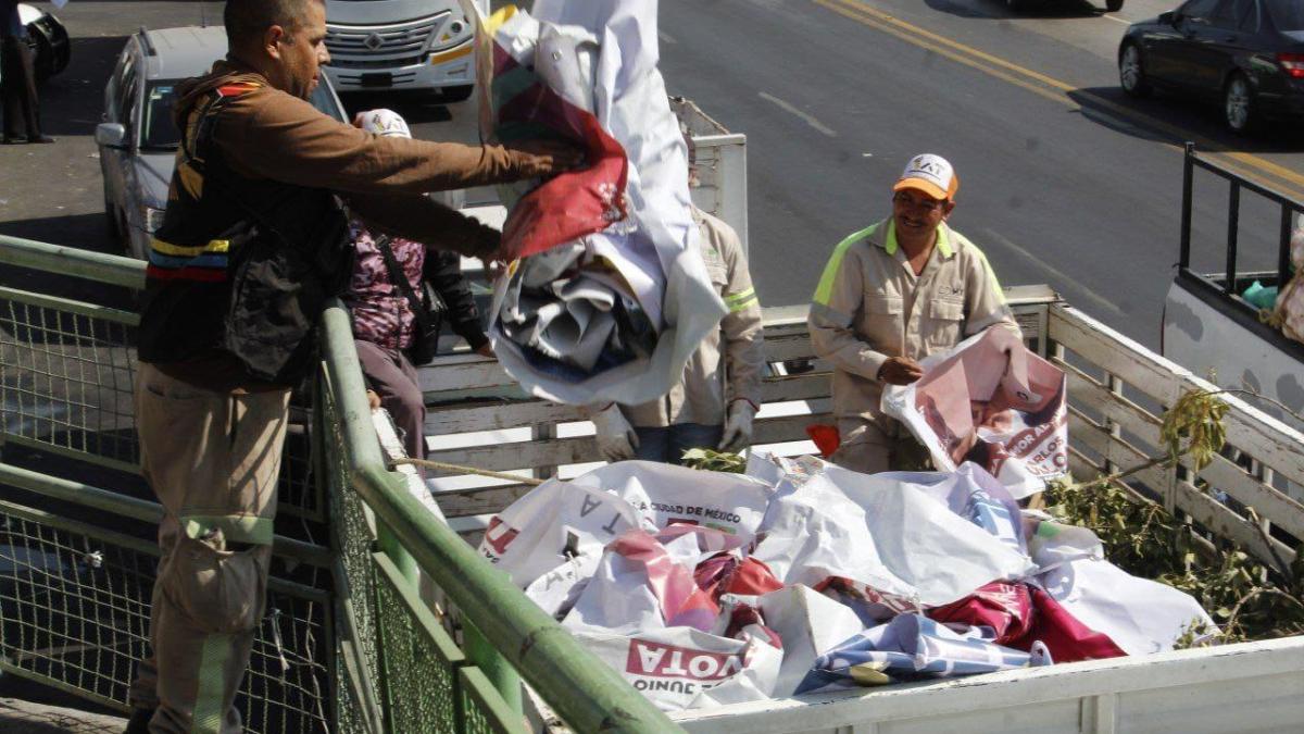 Retira Tlalpan más de 2 toneladas de propaganda electoral colocada en lugares prohibidos