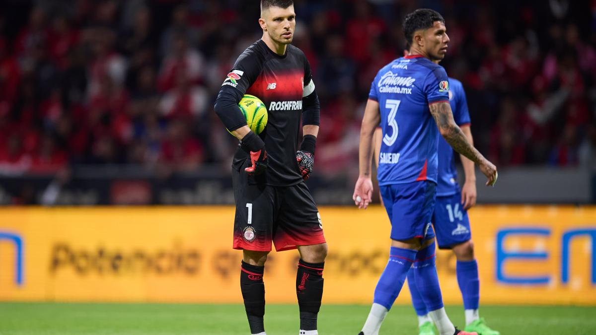 Liga MX | Tiago Volpi falla dos penaltis seguidos en el Toluca vs Cruz Azul (VIDEO)