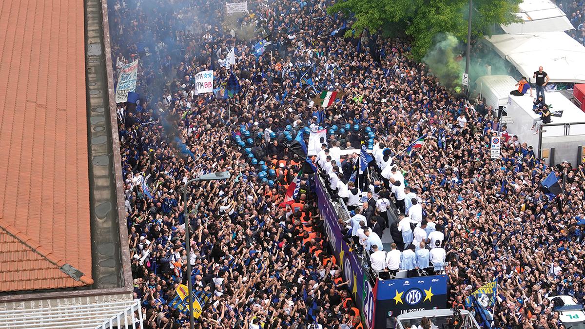 Inter celebra con su gente el trofeo