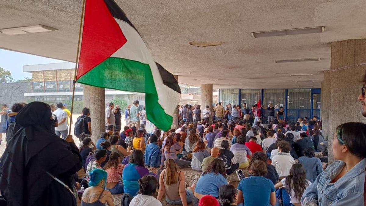 Alumnos de la UNAM alistan campamento por Palestina Libre en CU