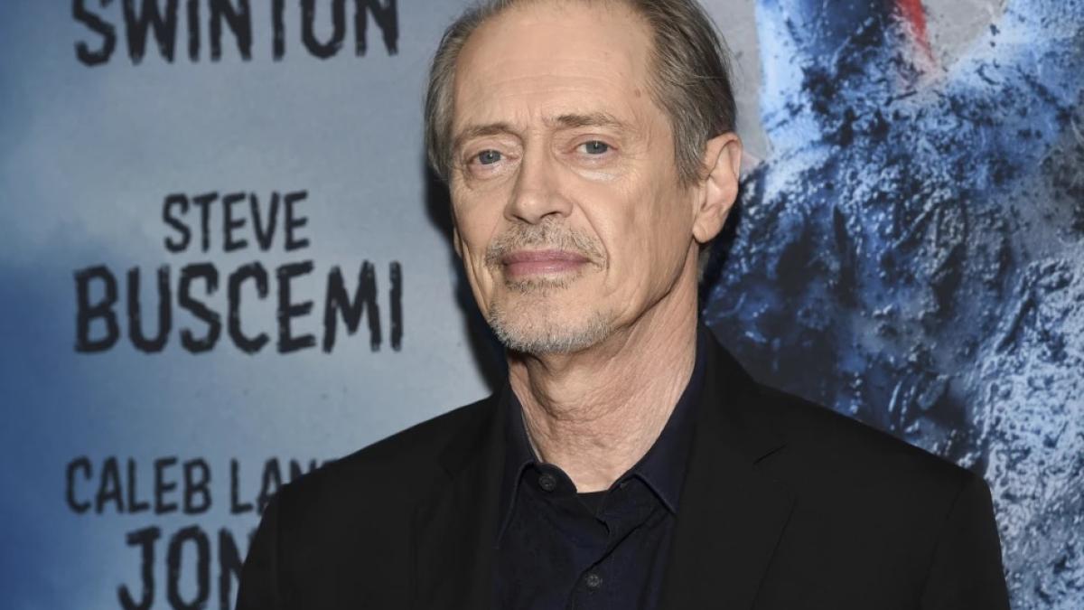 Así fue el brutal golpe que recibió Steve Buscemi en la cara en Nueva York | VIDEO