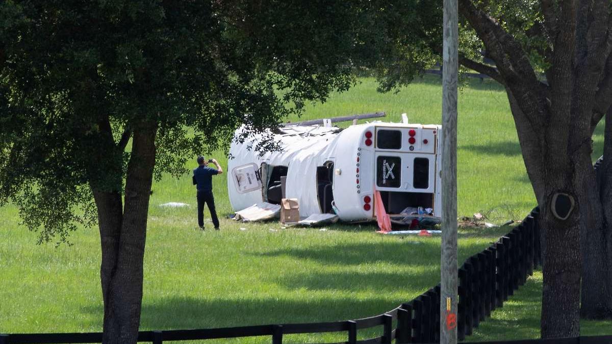 Mueren 8 trabajadores agrícolas mexicanos tras un accidente en Florida