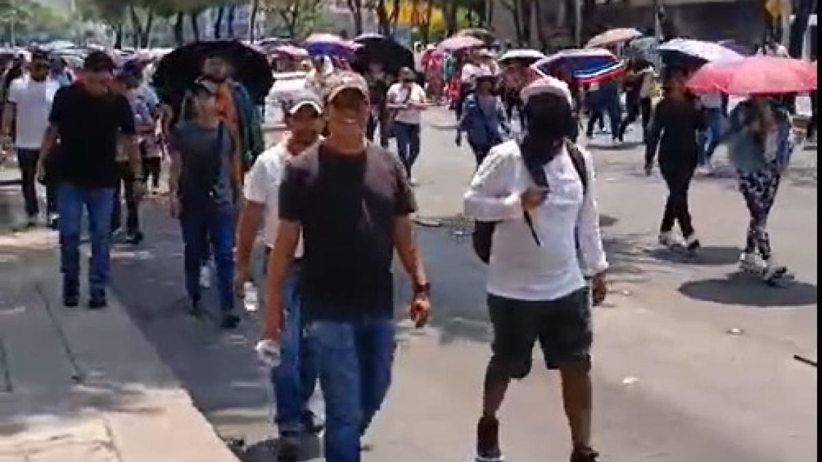 ¡Tómalo en cuenta! CNTE marcha al Zócalo tras bloquear Reforma e Insurgentes
