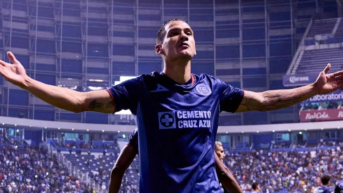 Liga MX | Uriel Antuna presume impresionante amuleto que le podría dar la décima al Cruz Azul (VIDEO)