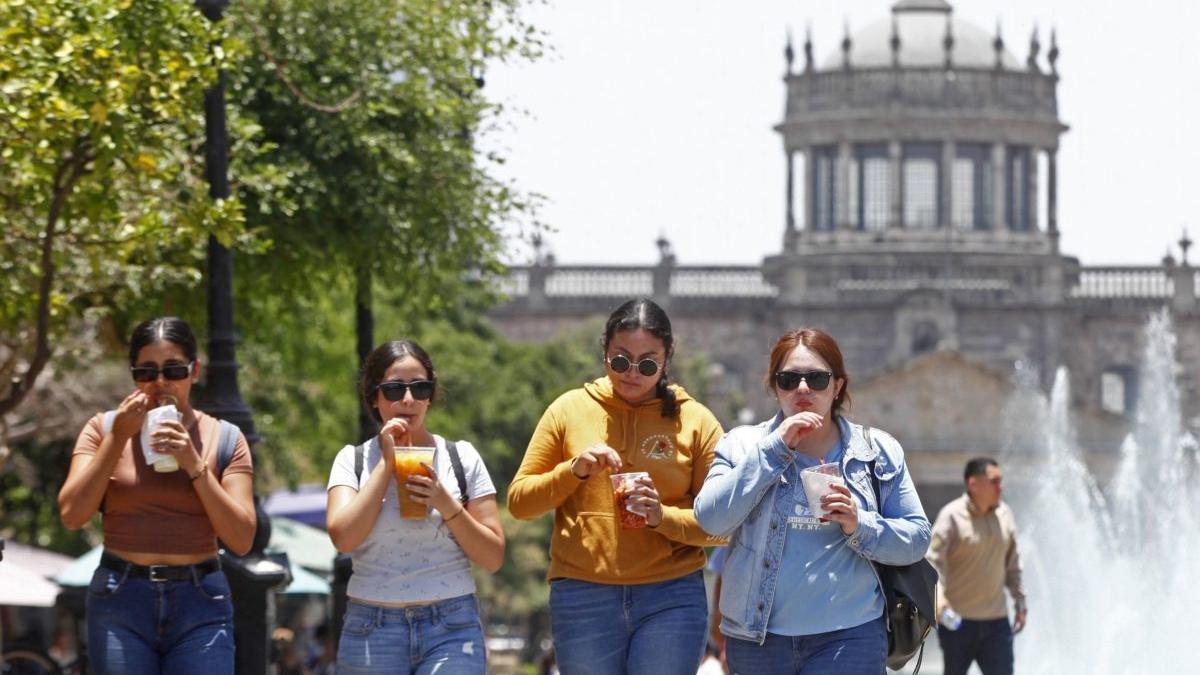 Siguen altas temperaturas con más de 40 grados en 15 estados