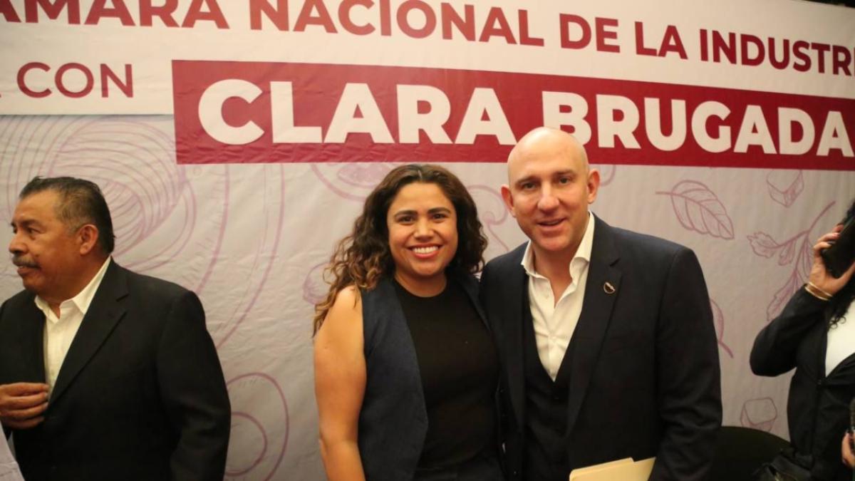 Caty Monreal ofrece reconciliación y cero corrupción a restauranteros