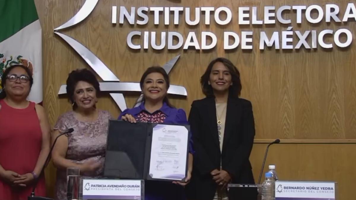 IECM entrega constancia de mayoría a Clara Brugada por su triunfo en elecciones por Jefatura de Gobierno