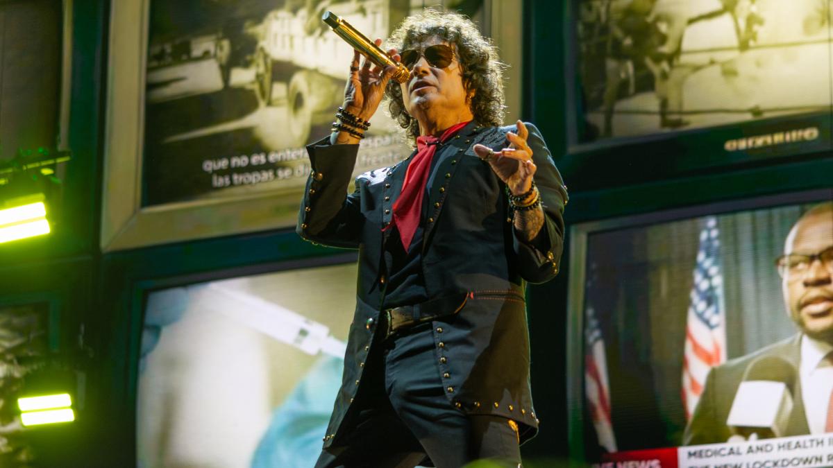 Enrique Bunbury disfruta del presente en su regreso a México