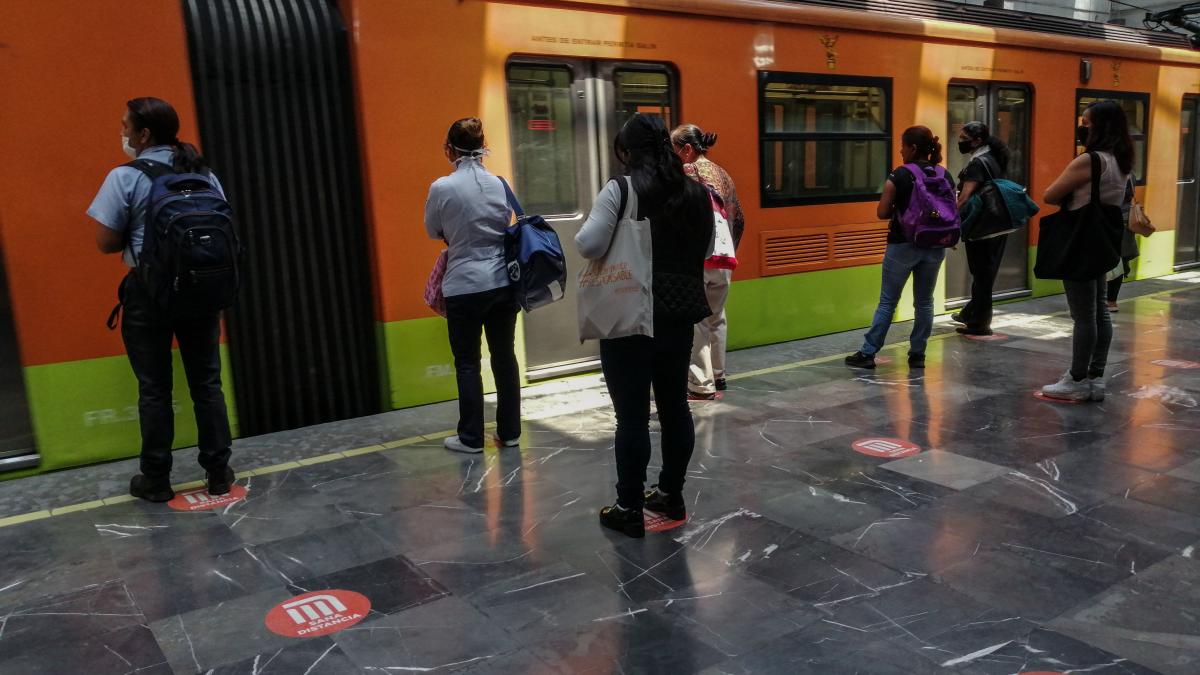 Metro CDMX: Reportan retrasos en la Línea 8 HOY miércoles 12 de junio