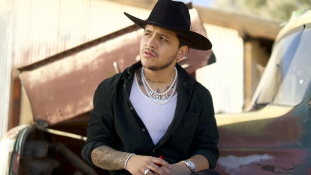 Christian Nodal es acusado por Universal Music de fraude por falsificar documentos; exigen cárcel