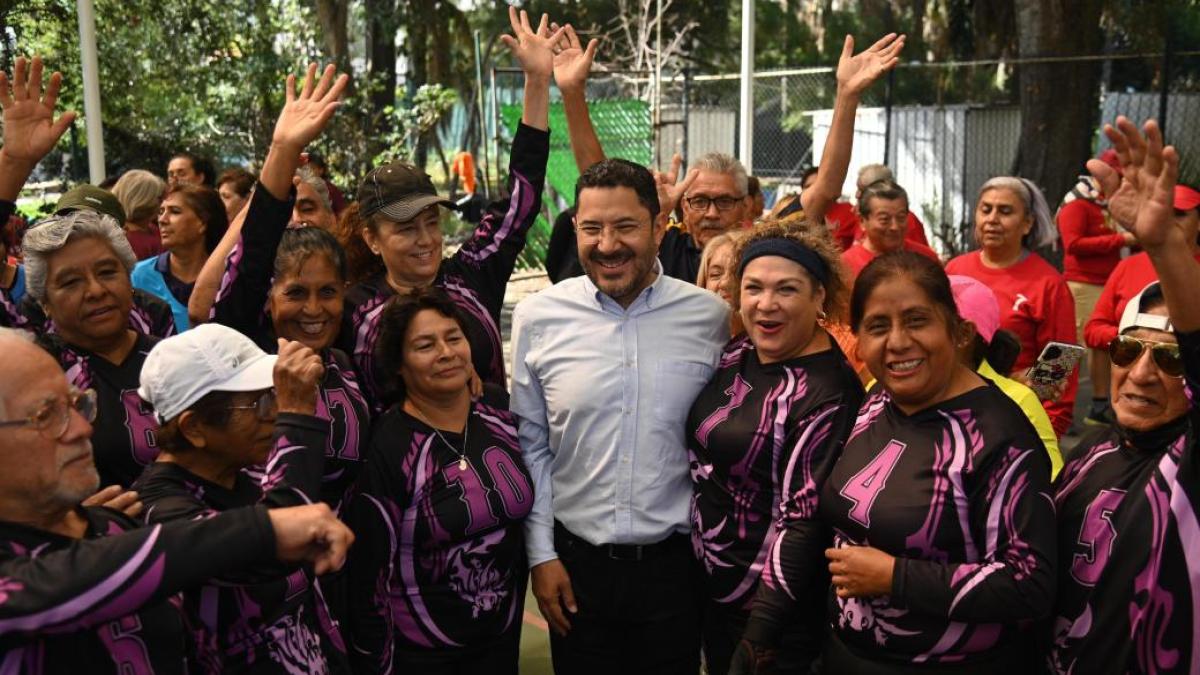 Martí Batres inaugura obras de deportivo en Coyoacán y anuncia informe por su primer año de gobierno
