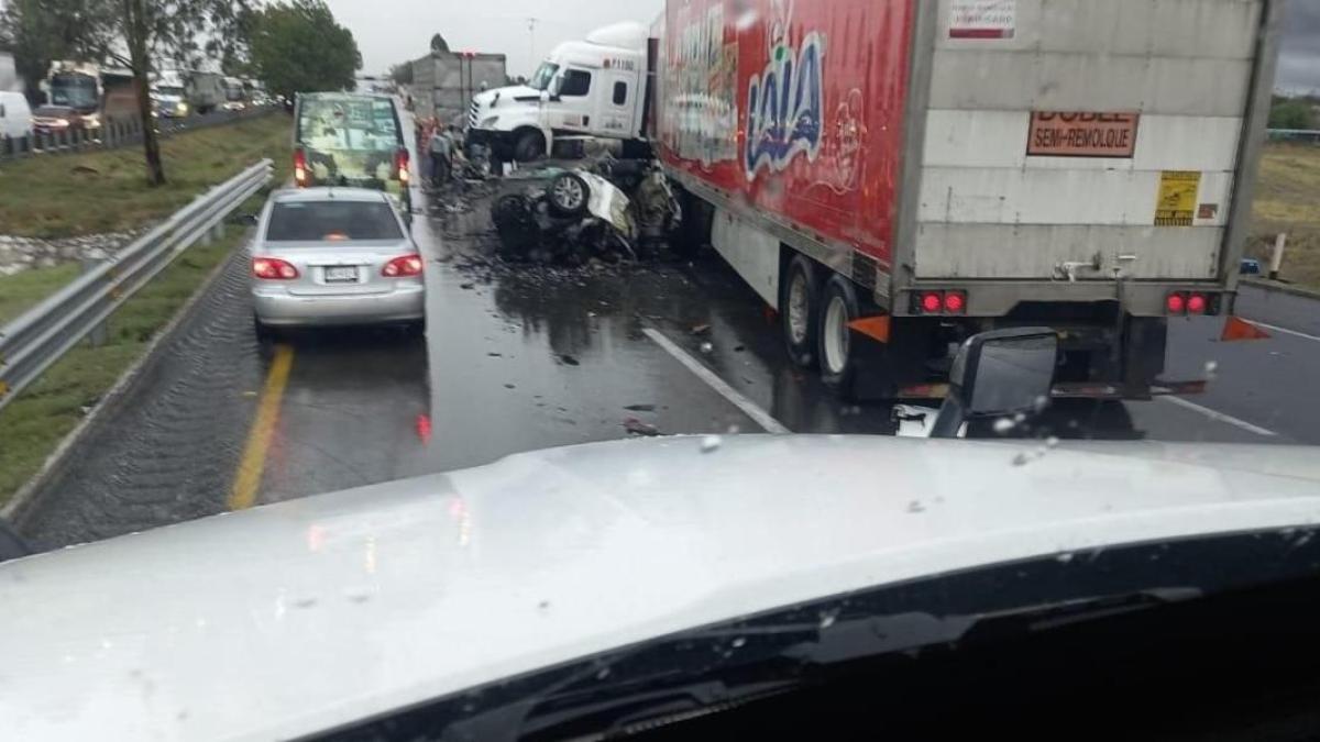 Fuerte accidente en la México – Querétaro deja al menos 3 muertos