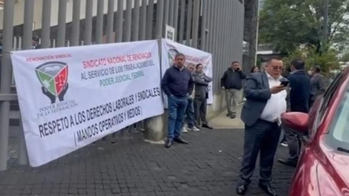 Trabajadores del PJF cierran tribunales laborales en rechazo a la reforma judicial