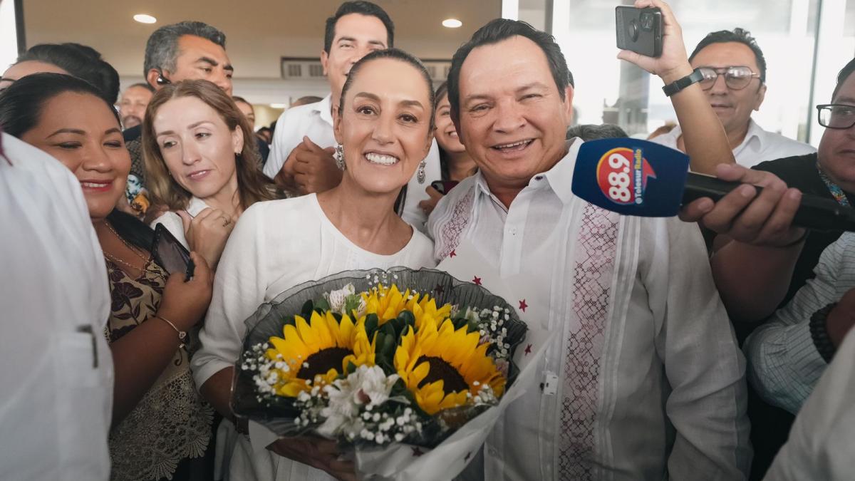 Con flores, abrazos y gran alegría reciben a Claudia Sheinbaum en Mérida, Yucatán