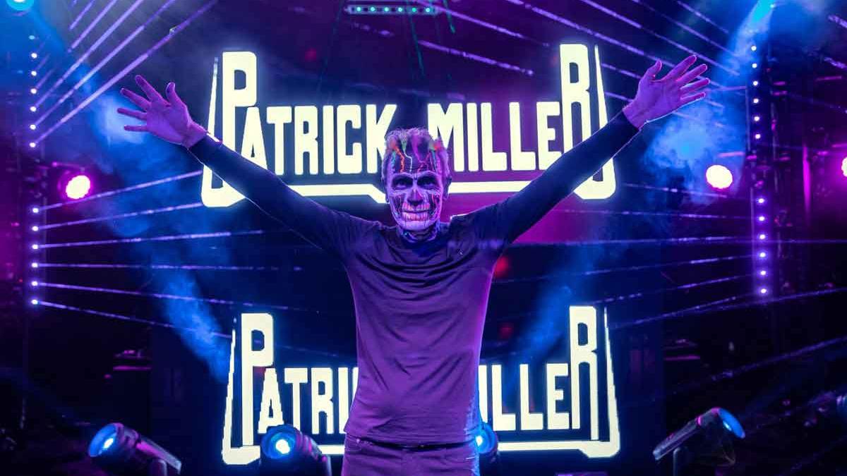 Patrick Miller celebra 40 años de carrera con monumental show en el Pepsi Center