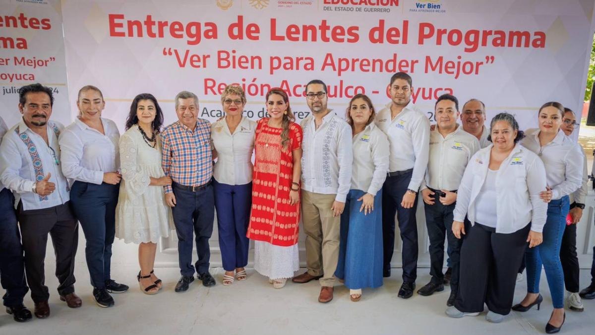 Entrega Evelyn Salgado 5 mil 640 lentes del programa Ver Bien para Aprender Mejor a estudiantes de Acapulco y Coyuca de Benítez