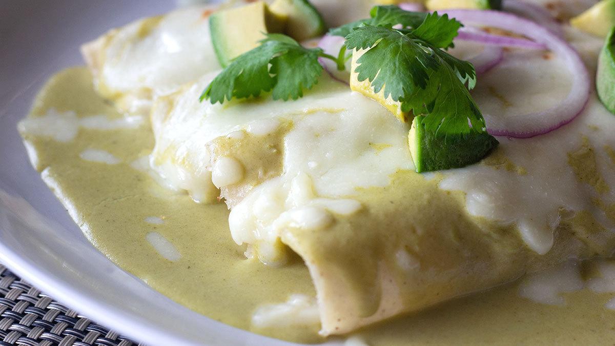 Muy deliciosas y todo, pero... ¿Cuál es el origen de las enchiladas suizas?