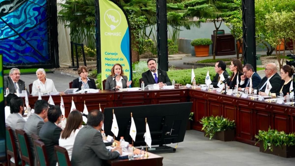 Es momento de abandonar posicionamientos individuales para mirar con visión institucional: Yasmín Esquivel